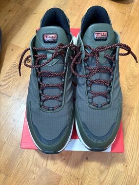 Nike Air Max TW steel Cargo Khaki/olive green. (RARE COLORWAY)